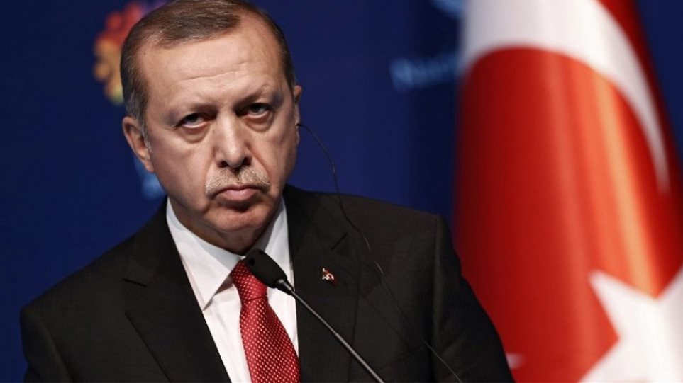 Τρεκλίζει η τουρκική οικονομία